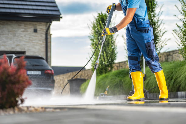 Best Pool Deck Cleaning  in Firebaugh, CA